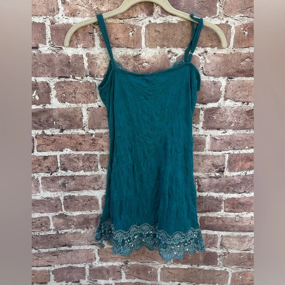 VTG Y2K Weavers size L Teal Embroidered crinkle cami tank Top Sequins